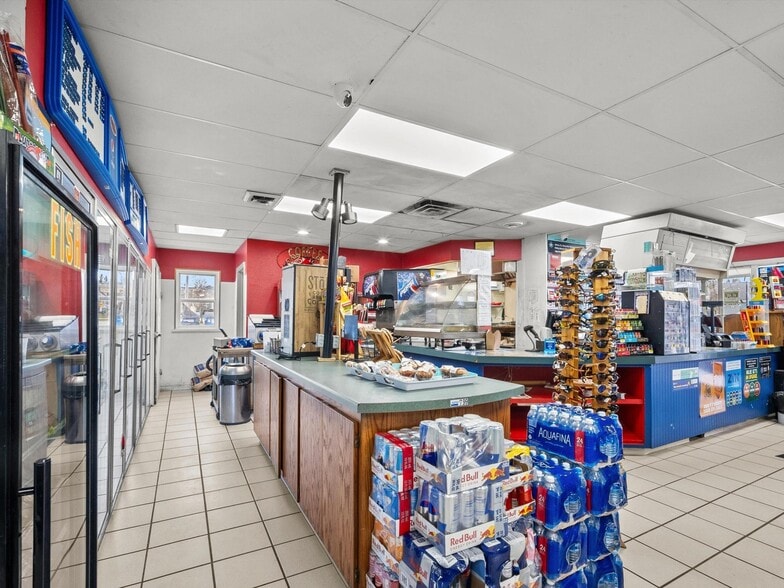 More Photos Of 202 Milwaukee St, Kewaunee Service Station For Sale