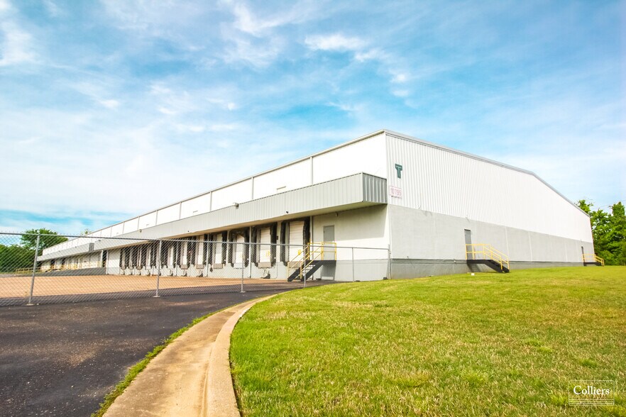 More Photos Of 10795 Ridgeway Industrial Dr, Olive Branch Warehouse For Lease