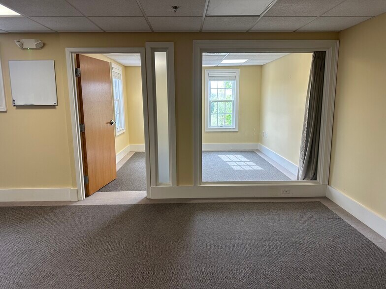 More Photos Of 10 New Driftway, Scituate Medical For Lease