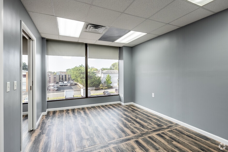 More Photos Of 560 Sylvan Ave, Englewood Cliffs Office For Lease