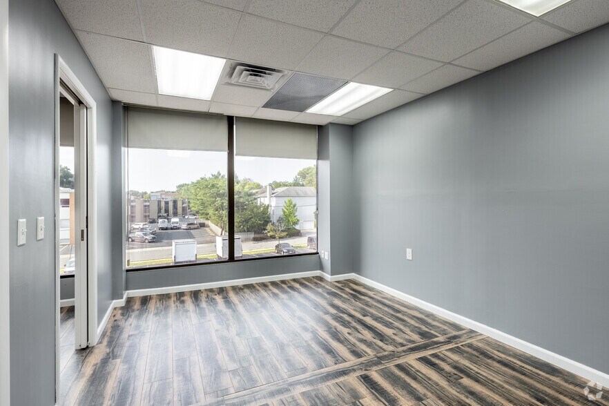 More Photos Of 560 Sylvan Ave, Englewood Cliffs Office For Lease