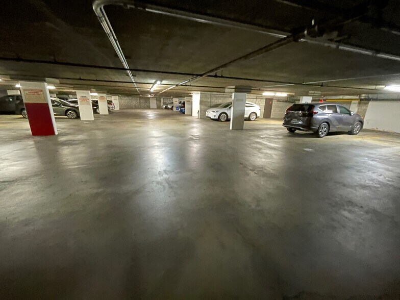 More Photos Of 20631 Ventura Blvd, Woodland Hills Office For Lease