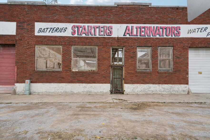 More Photos Of 10-28 N Guthrie Ave, Tulsa Manufacturing For Sale