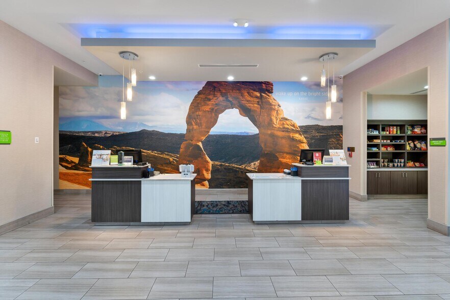 More Photos Of 465 S 100 E, Kanab Hospitality For Sale