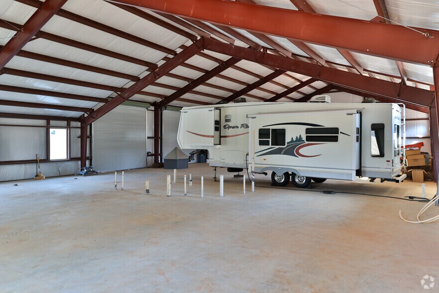 More Photos Of 2224 Gumlog Rd, Lavonia Light Manufacturing For Sale