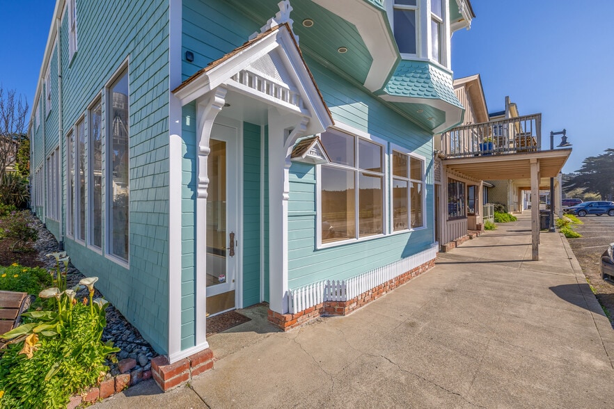 More Photos Of 45094 Main St, Mendocino General Retail For Sale