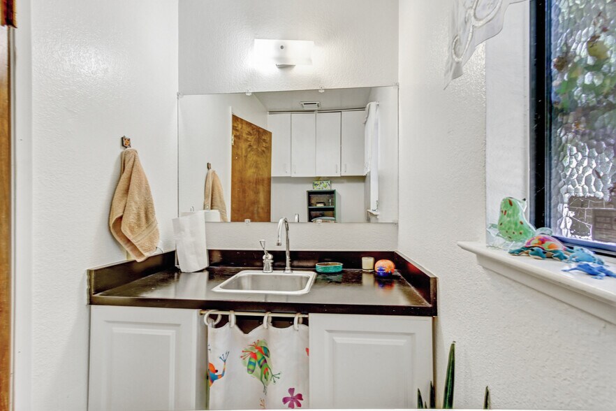 More Photos Of 4833 College Oak Dr, Sacramento Multifamily For Sale