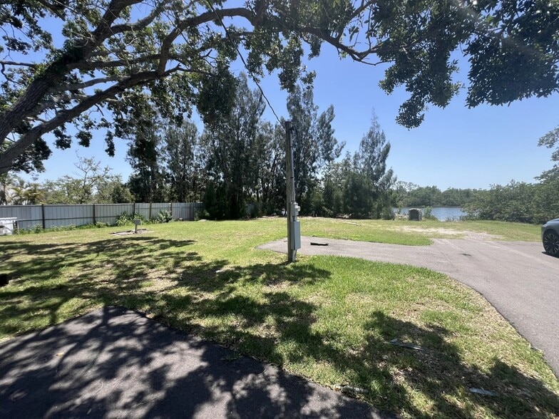 More Photos Of 11224 Restwood Dr, Gibsonton Manufactured Housing Mobile Home Park For Sale