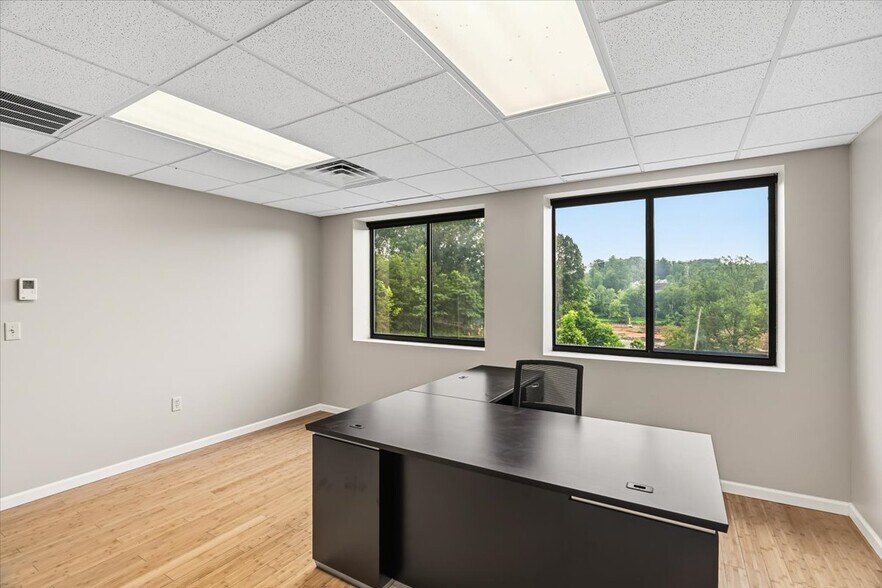 More Photos Of 106 Flow State Vis, Asheville Flex For Lease