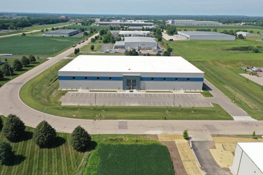 More Photos Of 4245 Capital Cir, Janesville Warehouse For Lease