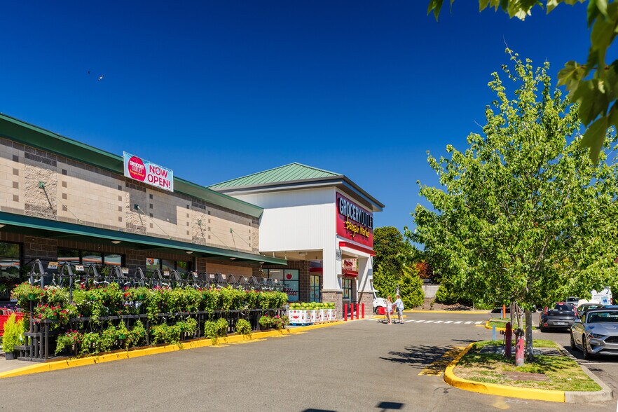 More Photos Of 19900 1st Ave S, Normandy Park Freestanding For Sale