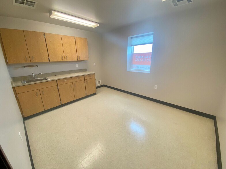 More Photos Of 401 5th Street SE, Tioga Industrial For Sale