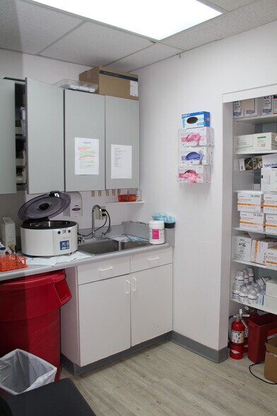 More Photos Of 13949 W Meeker Blvd, Sun City Medical For Lease