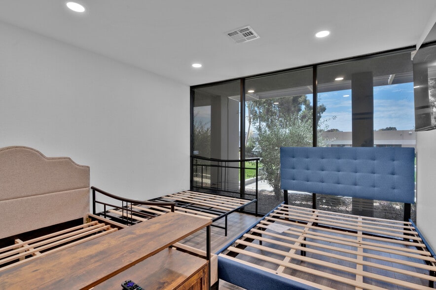 More Photos Of 23231 Vista Grande Dr, Laguna Hills Warehouse For Sale