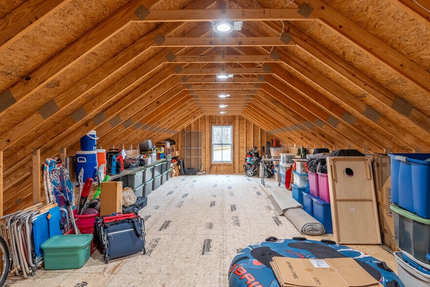 More Photos Of 110 Wauregan Rd, Canterbury Flex For Sale