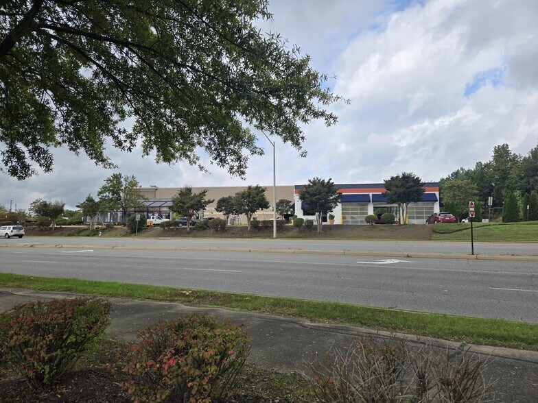 More Photos Of 1711 Carl D. Silver Pky, Fredericksburg Carwash For Sale