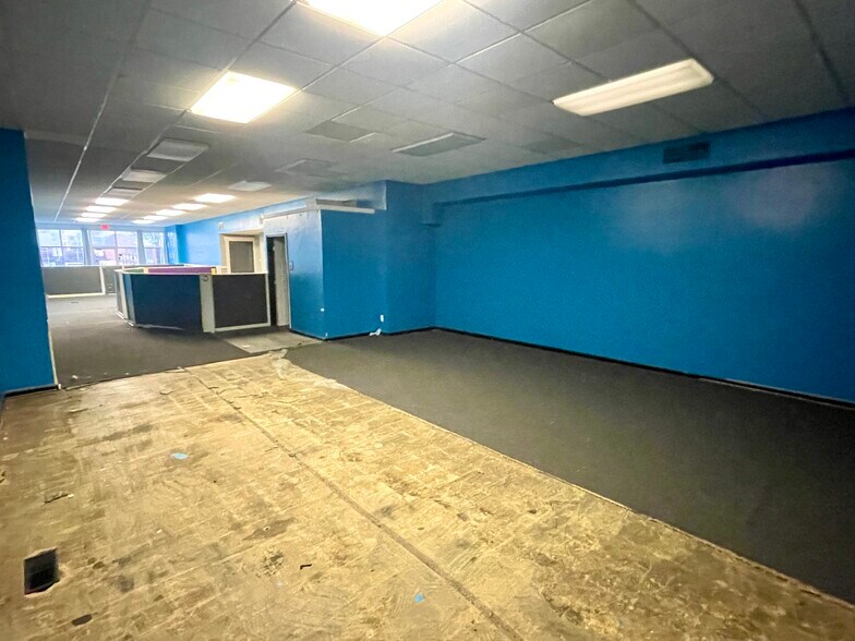 More Photos Of 714 Midland Ave, Midland Storefront Retail Residential For Lease