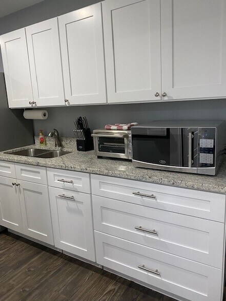 More Photos Of 400 Chisholm Valley Dr, Round Rock Unknown For Lease