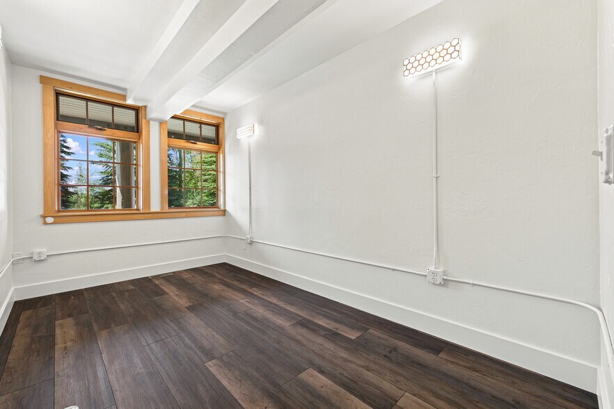 More Photos Of 1260 N West St, Wilson Office For Lease