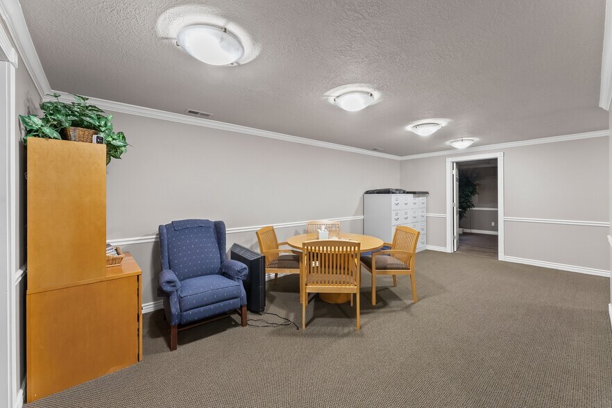 More Photos Of 1218 W South Jordan Pky, South Jordan Coworking Space