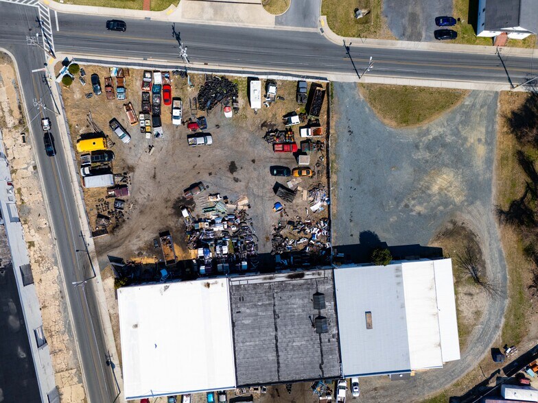 More Photos Of 712 Brown St, Salisbury Auto Repair For Sale