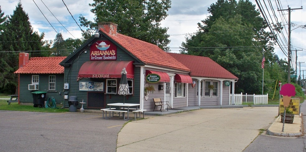 More Photos Of 421 N Main St, Franklin Restaurant For Sale