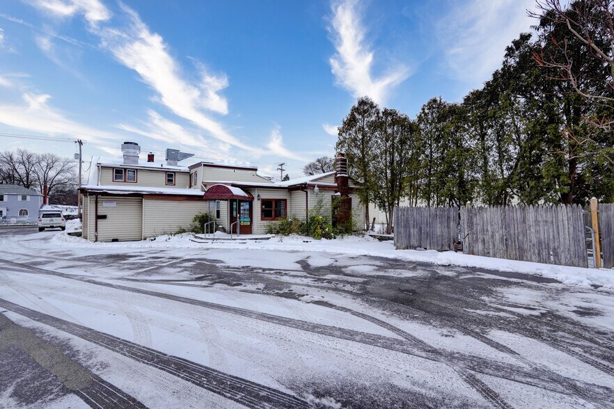 More Photos Of 2185 Monroe Ave, Rochester Restaurant For Sale