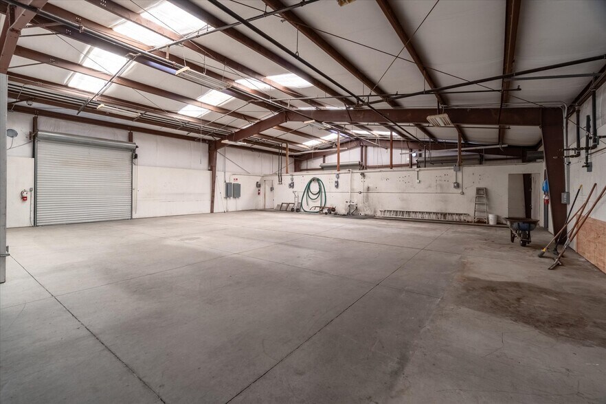 More Photos Of 320 George Reed Dr, San Andreas Manufacturing For Sale