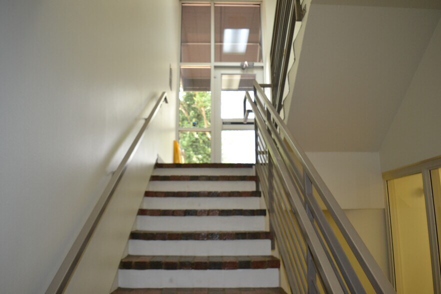 More Photos Of 5312 W Markham St, Little Rock Office For Sale