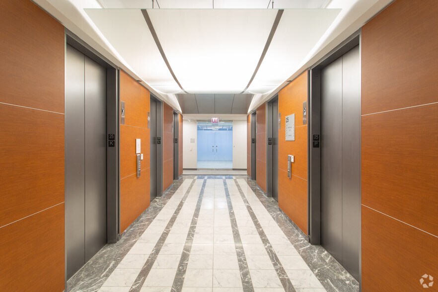 More Photos Of 55 W Monroe St, Chicago Office For Lease