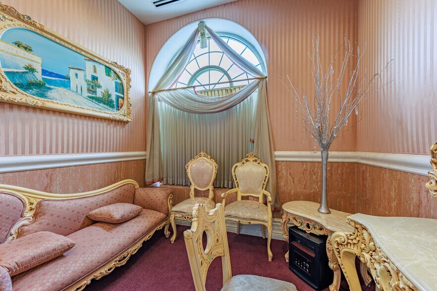 More Photos Of 3237 S Harlem Ave, Berwyn Specialty For Sale