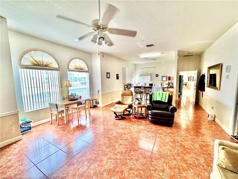 More Photos Of 2605 Bayview St, Sebring General Retail For Lease