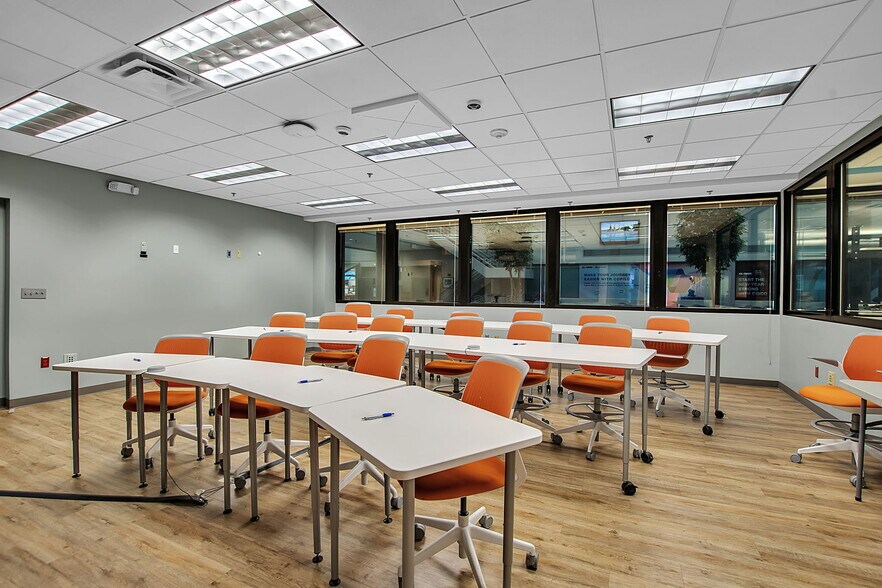 More Photos Of 1759 Wehrle Dr, Amherst Office For Lease