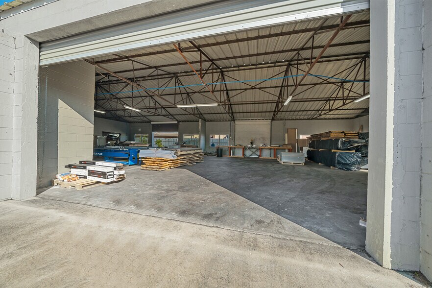 More Photos Of 943 NW 17th Ave, Ocala Warehouse For Sale