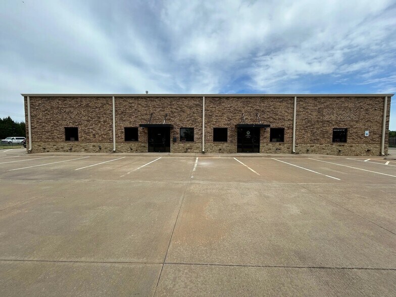 Primary Photo Of 10549 NW 10th St, Oklahoma City Industrial For Lease