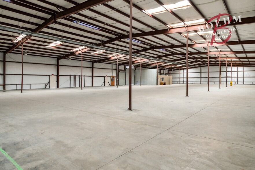 More Photos Of 995 Industrial Blvd, Del Rio Distribution For Sale