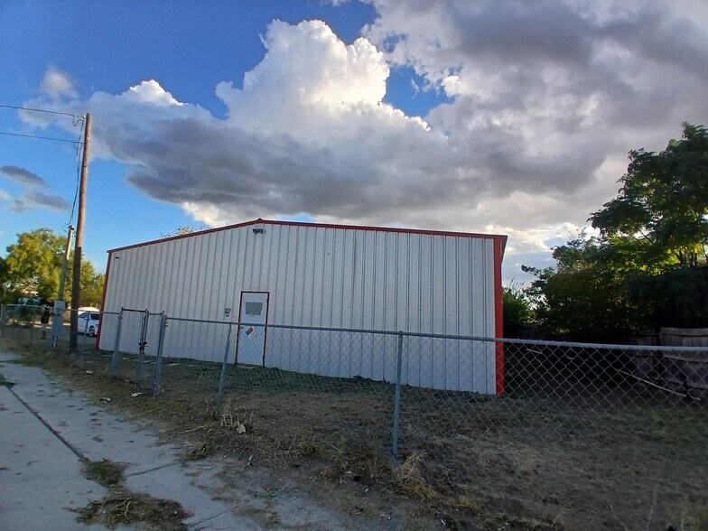 More Photos Of 8753 N State Highway 16, Poteet Warehouse For Sale