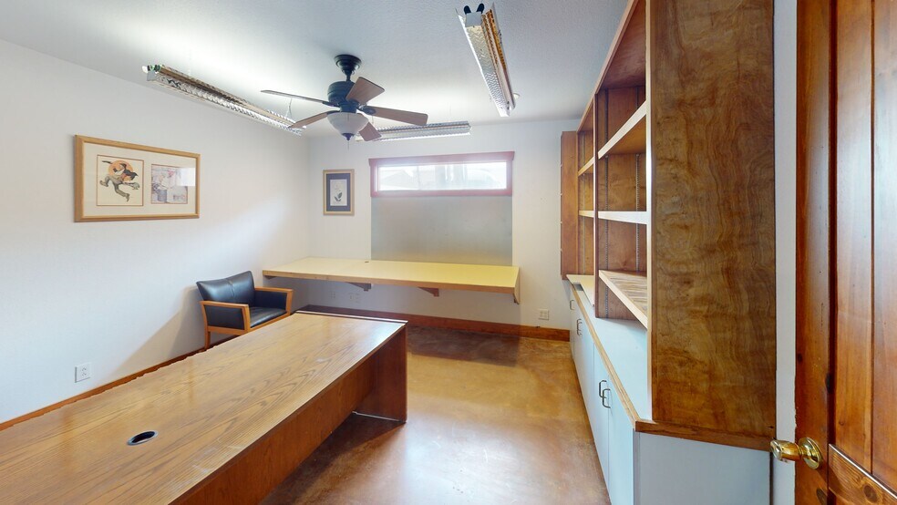 More Photos Of 18833 Redland Rd, San Antonio Light Distribution For Lease