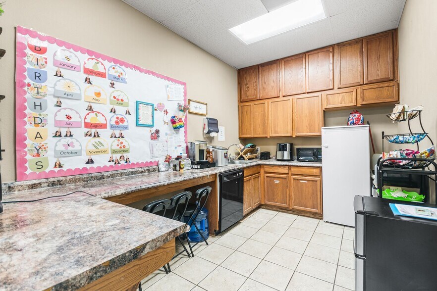 More Photos Of 14235 Blanco Rd, San Antonio Office For Sale