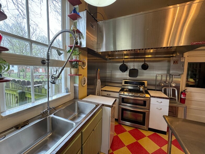 More Photos Of 224 W Chickasaw St, Tahlequah Hospitality For Sale