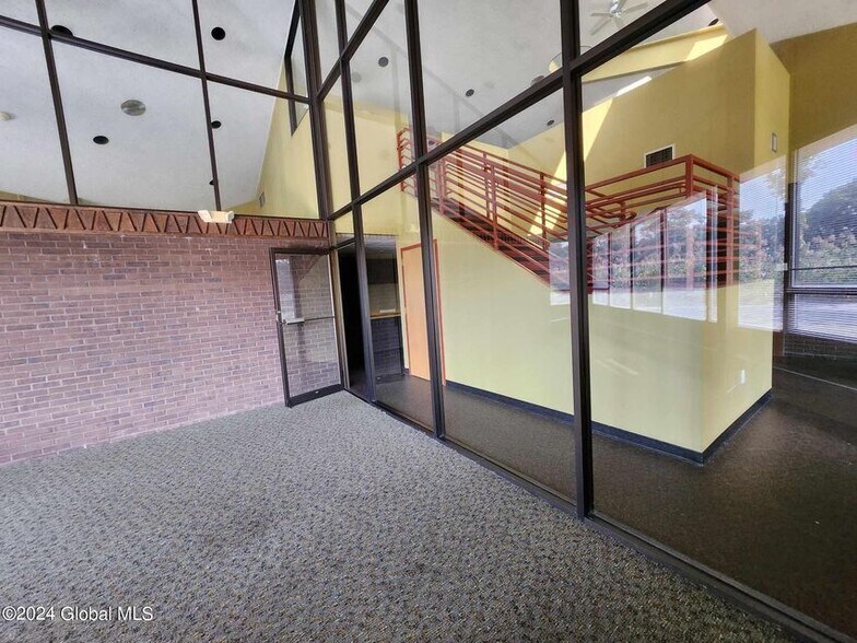 More Photos Of 436 New Karner Rd, Albany Office For Lease