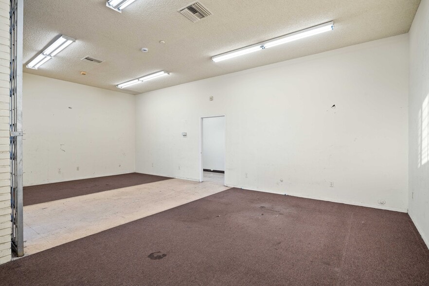 More Photos Of 215 W 15th St, Los Angeles Warehouse For Sale