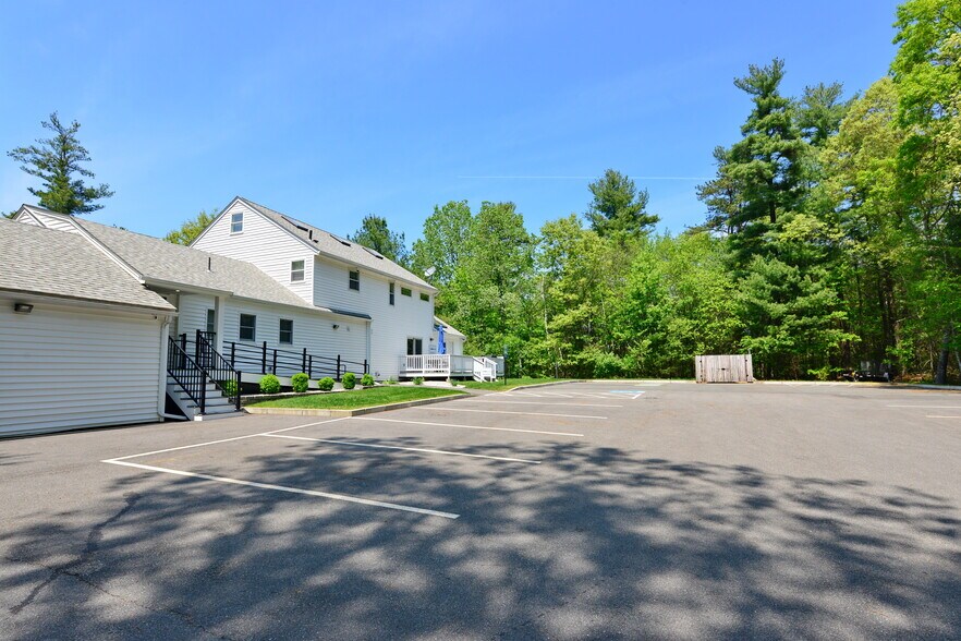 More Photos Of 186 Grove St, Franklin Office For Sale