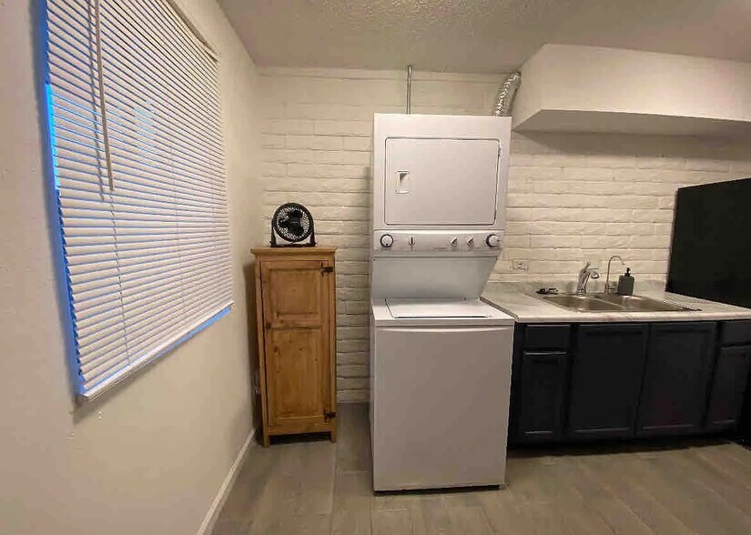 More Photos Of 7031 N 80th Ave, Glendale Apartments For Sale