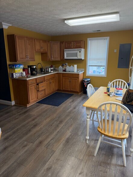 More Photos Of 8259 Baltimore Annapolis Blvd, Pasadena Office For Lease