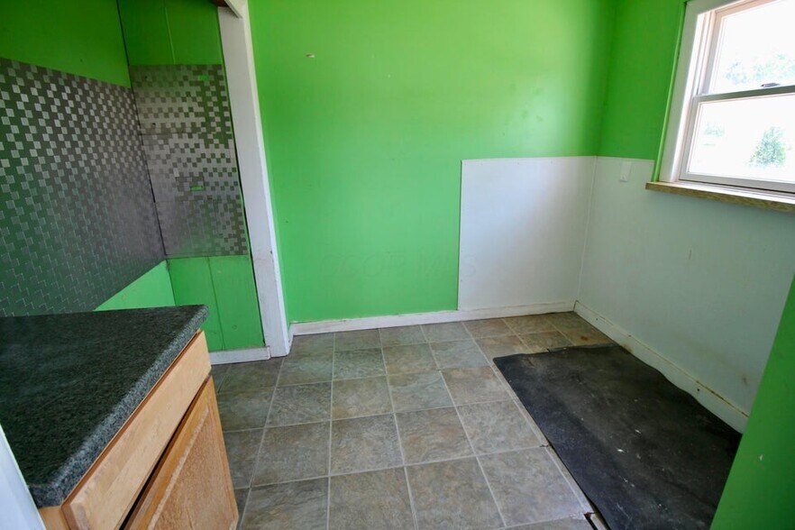 More Photos Of 1805 Columbus Rd, Granville Specialty For Sale