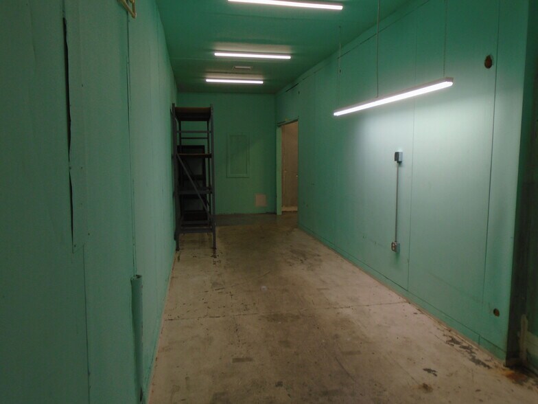 More Photos Of 8025 Anderson Rd, Tampa Flex For Lease