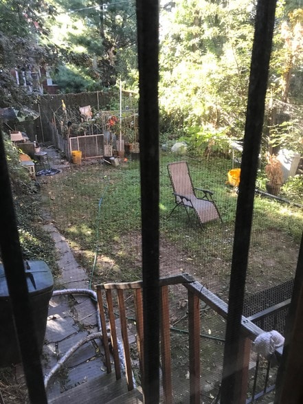 More Photos Of 685 Manhattan Ave, Brooklyn Storefront Retail Residential For Lease