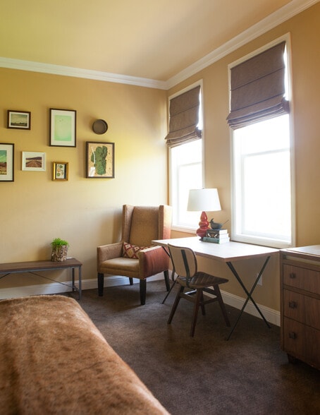More Photos Of 1420-1428 Main St, Saint Helena Hotel For Sale