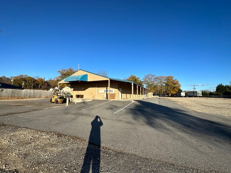 More Photos Of 11 Sulphur Springs Rd, Greenville Industrial For Lease